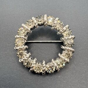 Vintage Smoky Gray Crystal Wreath Circle Brooch Silver Tone Prong Set 1.5"